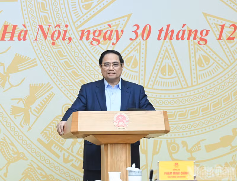 El primer ministro de Vietnam, Pham Minh Chinh, habla en la reunión. (Foto: Nhan Dan)