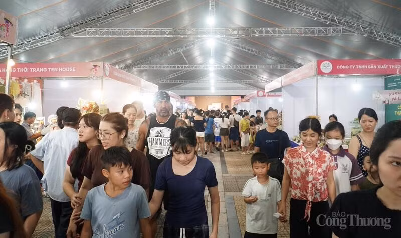 Como parte del programa se instala un mercado de pagos sin efectivo.