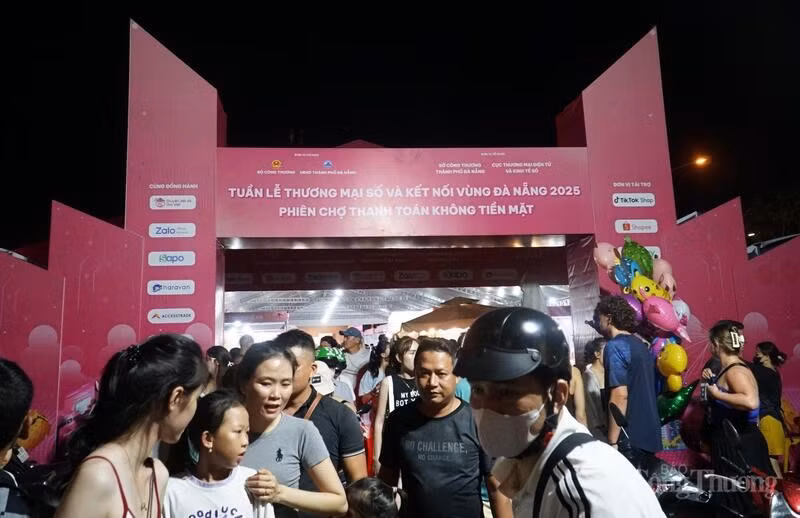 La Semana es organizada conjuntamente por la Agencia de Comercio Electrónico y Economía Digital, adscrita al Ministerio de Industria y Comercio de Vietnam, y el Servicio de Industria y Comercio de Da Nang.