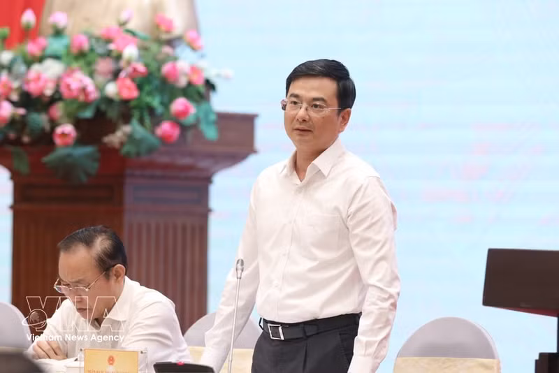 El vicegobernador del Banco Estatal de Vietnam Pham Thanh Ha responde a preguntas de la prensa. (Foto: VNA)