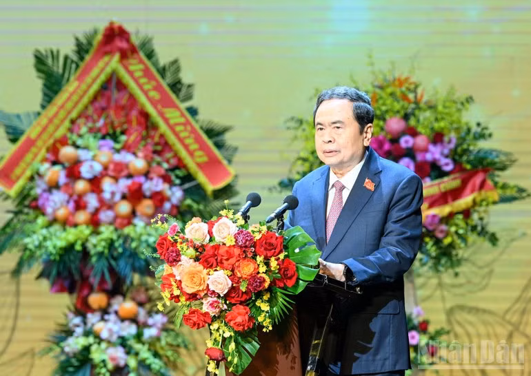 El presidente de la Asamblea Nacional de Vietnam, Tran Thanh Man, interviene en la cita. (Foto: Nhan Dan)