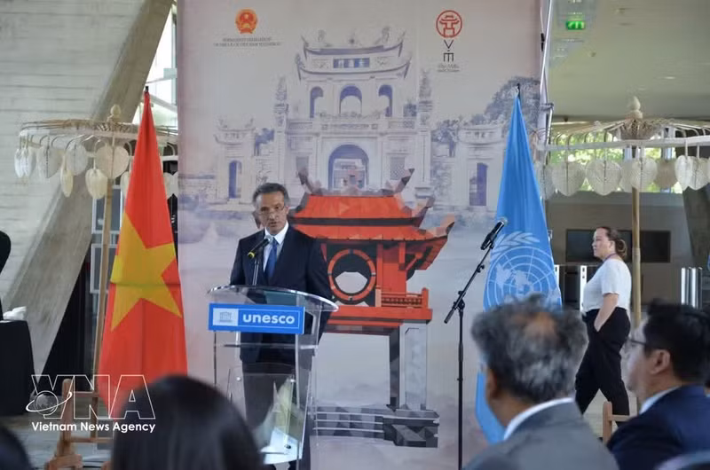 El asistente del director general de la Unesco para Cultura, Nayef Al-Fayez, habla en el evento. (Foto: VNA)