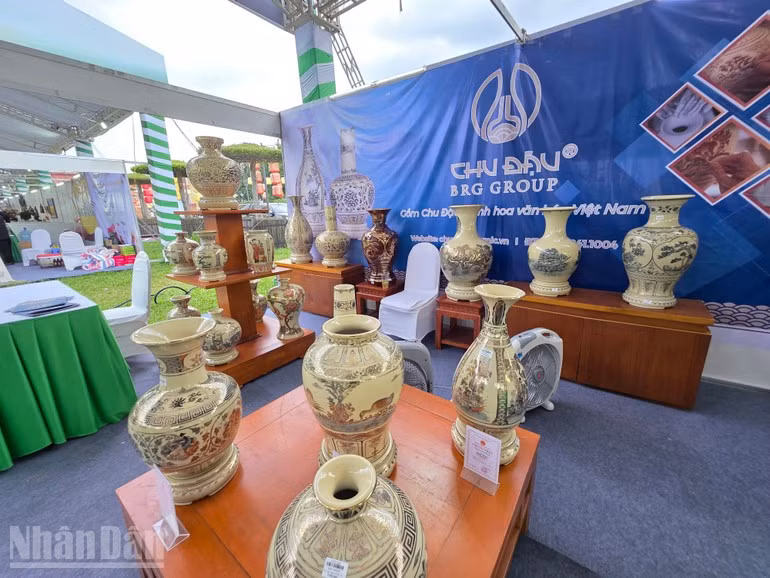 Productos de cerámica de Chu Dau.