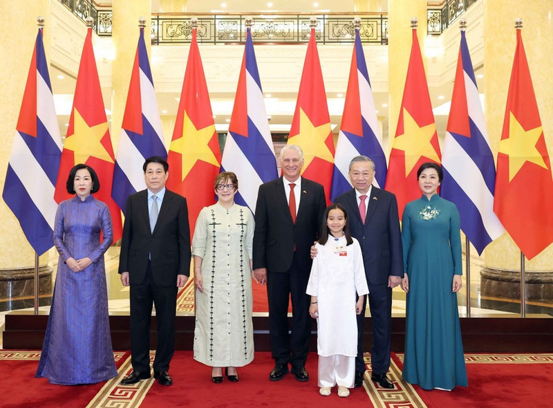 Los máximos dirigentes de Vietnam copresiden un banquete de Estado en honor al primer secretario del Comité Central del Partido Comunista de Cuba y presidente del país, Miguel Díaz-Canel Bermúdez. (Foto: VNA)