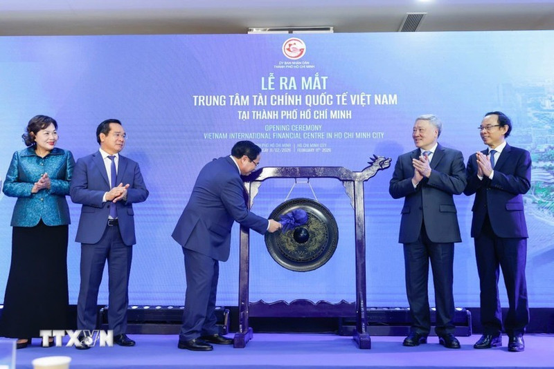 El primer ministro de Vietnam, Pham Minh Chinh, inaugura el Centro Financiero Internacional en Ciudad Ho Chi Minh. (Foto: VNA)