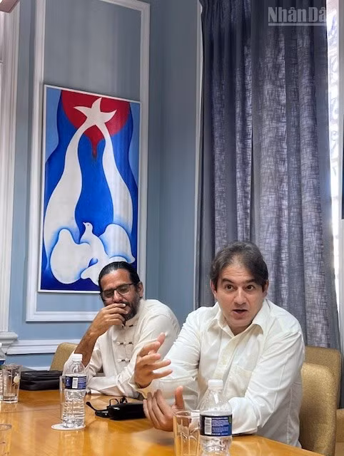 Representantes de Cuba.