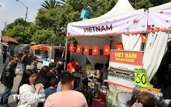 El stand de comida tradicional de Vietnam. (Foto: VNA)