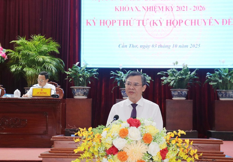 Truong Canh Tuyen, actual subsecretario del Comité del Partido Comunista de Vietnam en la ciudad sureña de Can Tho, fue elegido presidente del Comité Popular municipal. (Foto: VNA)