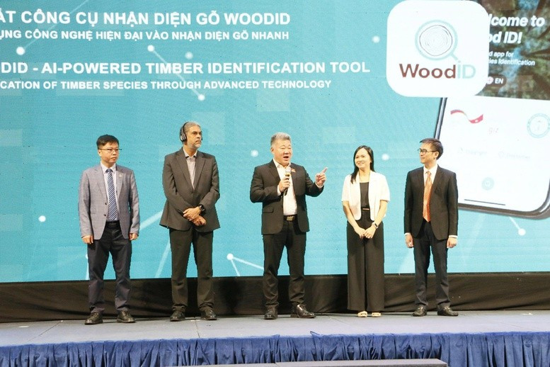 En el acto de lanzamiento de la aplicación WoodID. (Foto: VGP) 