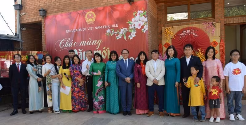 Delegados al evento. (Foto: Embajada de Vietnam en Chile)