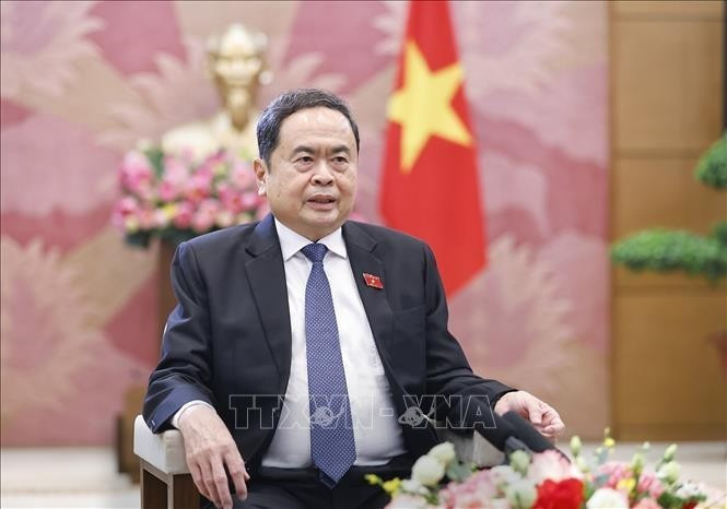 El presidente de la Asamblea Nacional de Vietnam, Tran Thanh Man, responde a preguntas de la prensa. (Foto: VNA)
