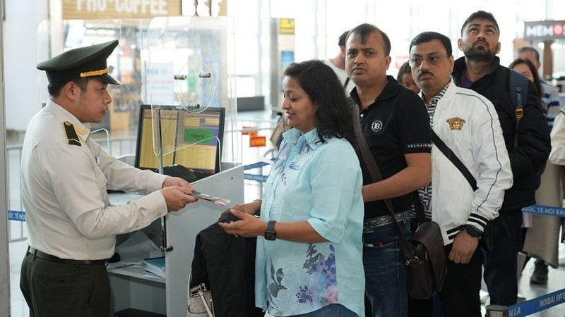 Vietnam refuerza el control sanitario 24/7 para prevenir infecciones por el virus Nipah. (Foto: VNA)