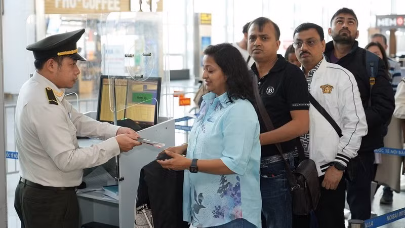 Vietnam refuerza el control sanitario 24/7 para prevenir infecciones por el virus Nipah. (Foto: VNA)