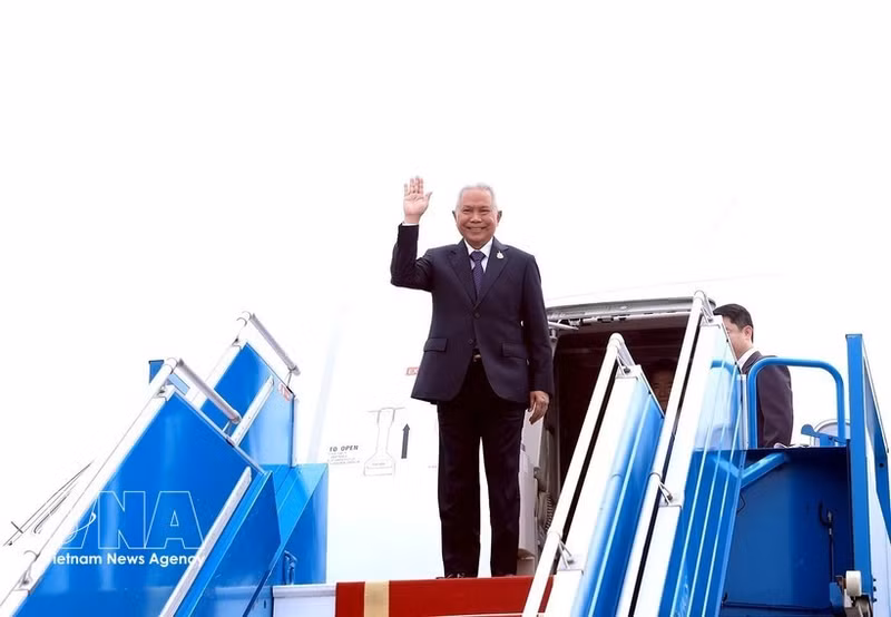 El presidente de la Asamblea Nacional y de la Cámara de Representantes de Tailandia, Sophon Zaram, llega a Hanói. (Foto: VNA)