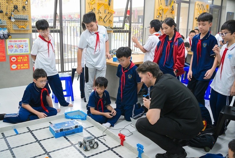 El laboratorio STEM despierta en los estudiantes el deseo de aprender, crear y llegar más lejos. (Foto: baodautu.vn)