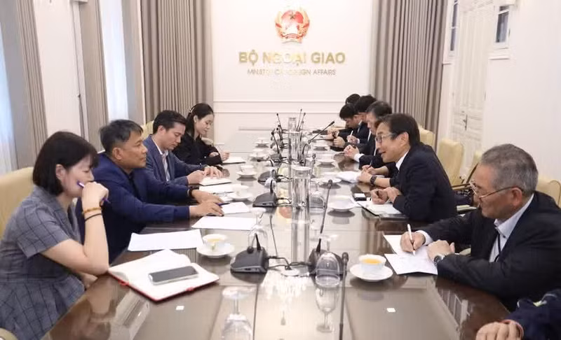 Vista de la reunión. (Foto: Ministerio de Relaciones Exteriores de Vietnam)