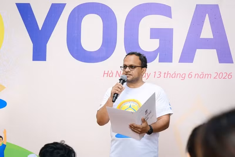 El viceembajador de la India en Vietnam, Bastian. N. Chacko, da palabras. (Foto: Nhan Dan)