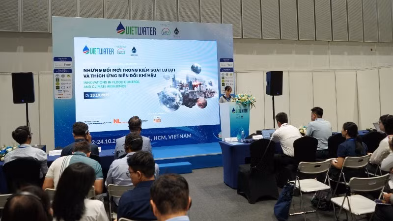 Escena de la reunión. (Foto: Nhan Dan)