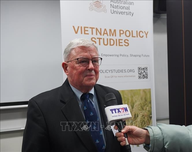 El profesor emérito Carl Thayer de la Universidad de Nueva Gales del Sur (Australia). (Foto: VNA)