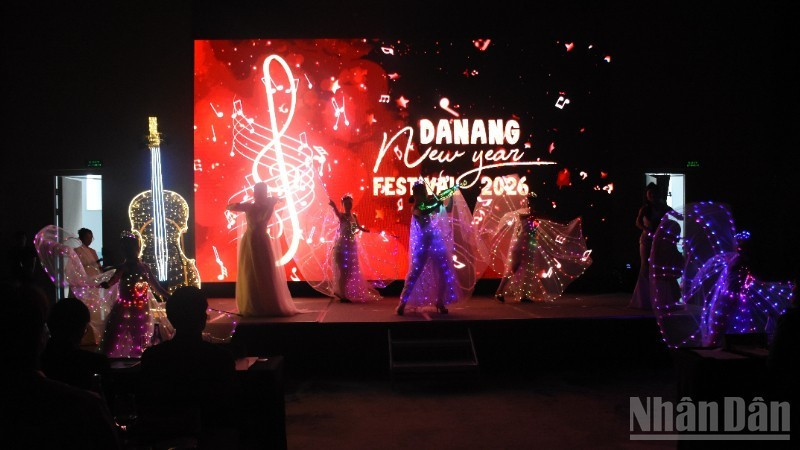 Da Nang presenta un festival multitudinario para recibir 2026. (Foto: Nhan Dan)