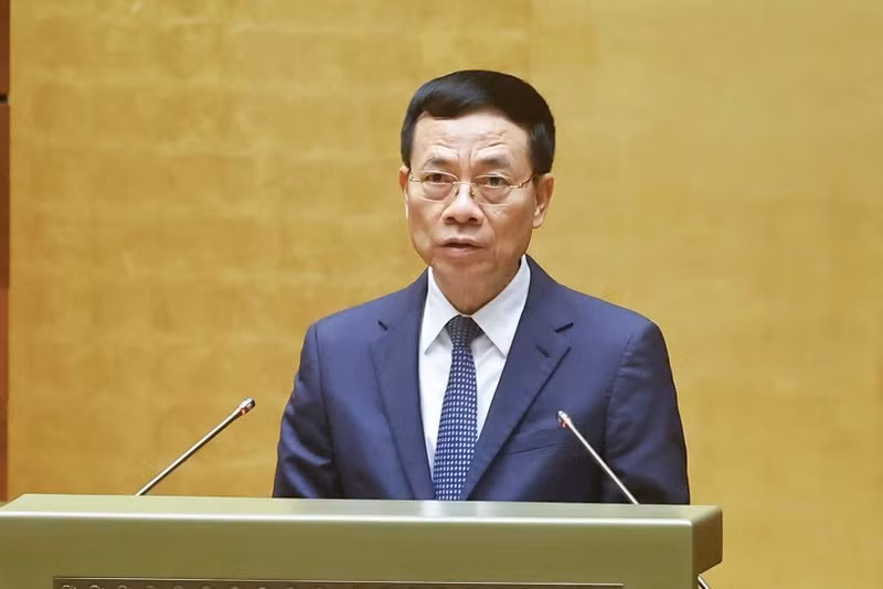 El ministro de Ciencia y Tecnología de Vietnam, Nguyen Manh Hung, interviene en el décimo período de sesiones de la Asamblea Nacional de la XV legislatura. (Foto: VNA)