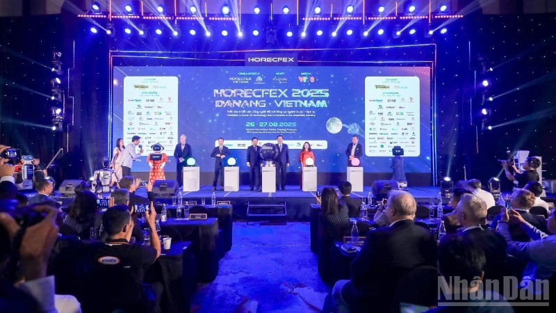 En la inauguración del evento. (Foto: Nhan Dan)