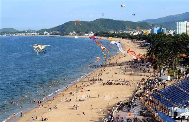 Nha Trang cuenta con hermosas playas naturales y una amplia variedad de actividades recreativas. (Foto: VNA)