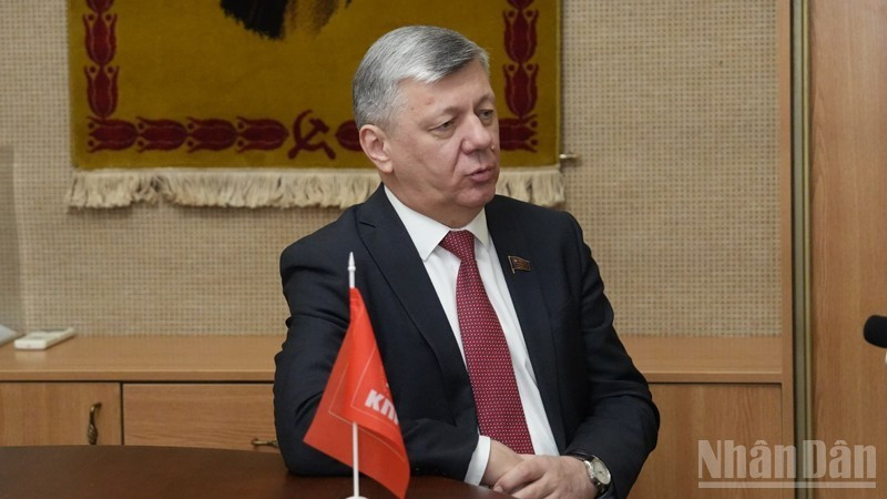 Dmitry Georgievich Novikov, primer vicepresidente del Comité Ejecutivo Central del Partido Comunista de la Federación Rusa. (Foto: Nhan Dan)