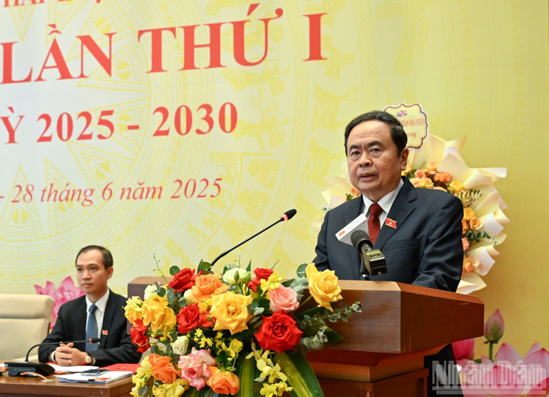 El presidente de la Asamblea Nacional de Vietnam, Tran Thanh Man, pronuncia directrices. (Fotografía: Nhan Dan)