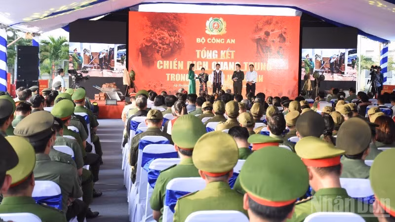 Escena de la ceremonia. (Foto: Nhan Dan)