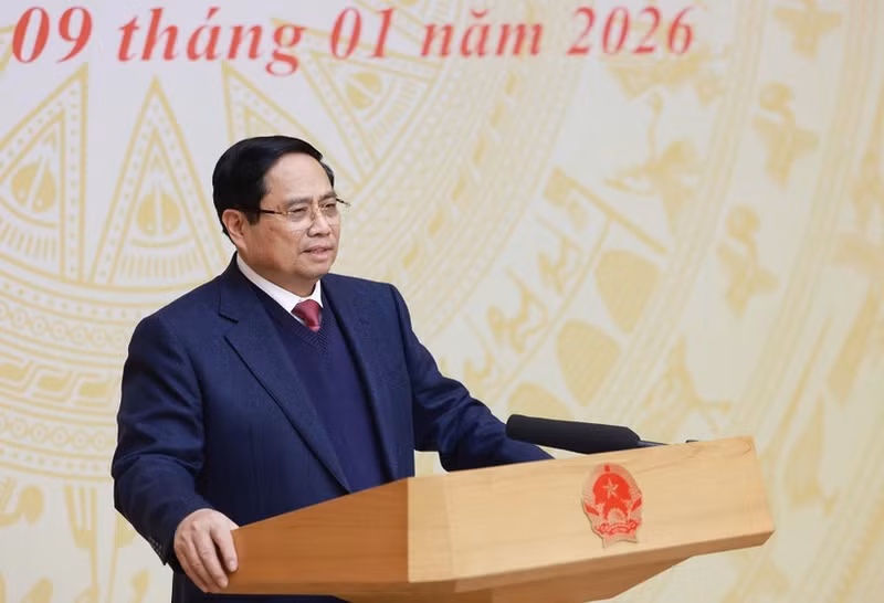 El primer ministro de Vietnam, Pham Minh Chinh, dirige la conferencia. (Foto: VNA)