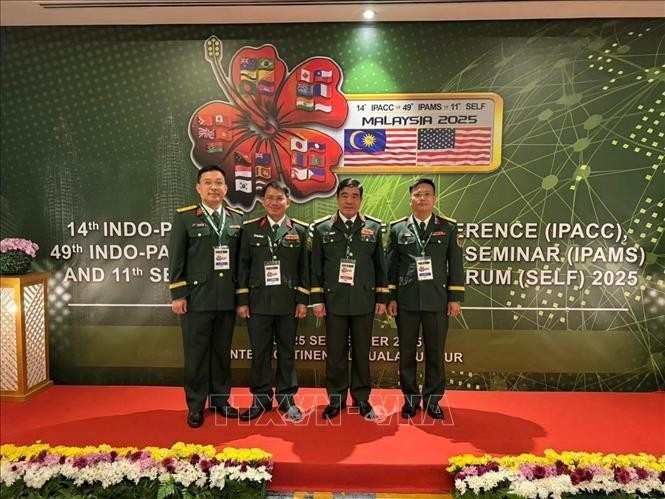 La delegación de alto nivel del Ejército Popular de Vietnam, encabezada por el teniente general Nguyen Ba Luc, subjefe del Estado Mayor General, participa en la IPACC. (Foto: VNA)