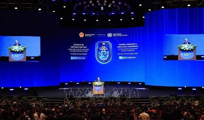 El secretario general de la Organización de las Naciones Unidas, Antonio Guterres, habla en la sesión inaugural de alto nivel de la ceremonia de firma de la Convención de Hanói. (Foto: VNA)