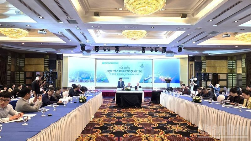 Escena del seminario. (Foto: Nhan Dan)