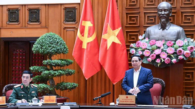 El primer ministro de Vietnam, Pham Minh Chinh, interviene en la reunión. (Foto: Nhan Dan)