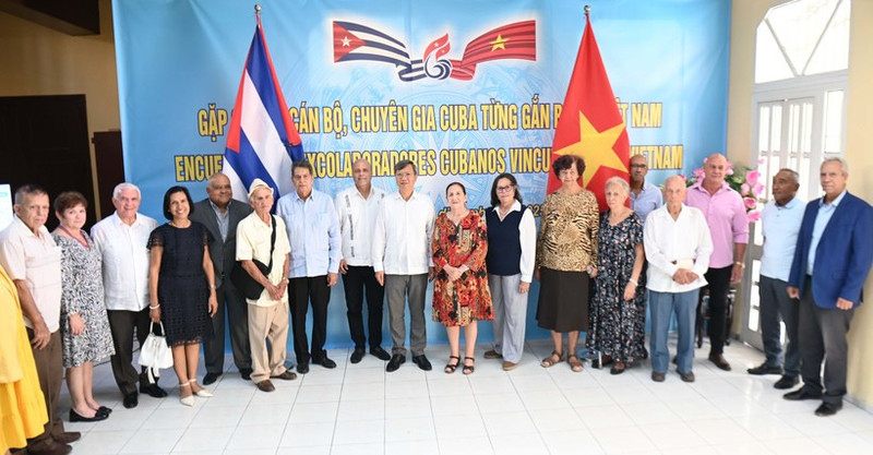 Excolaboradores cubanos en Vietnam destacan 65 años de especial amistad y solidaridad. (Foto: VNA)