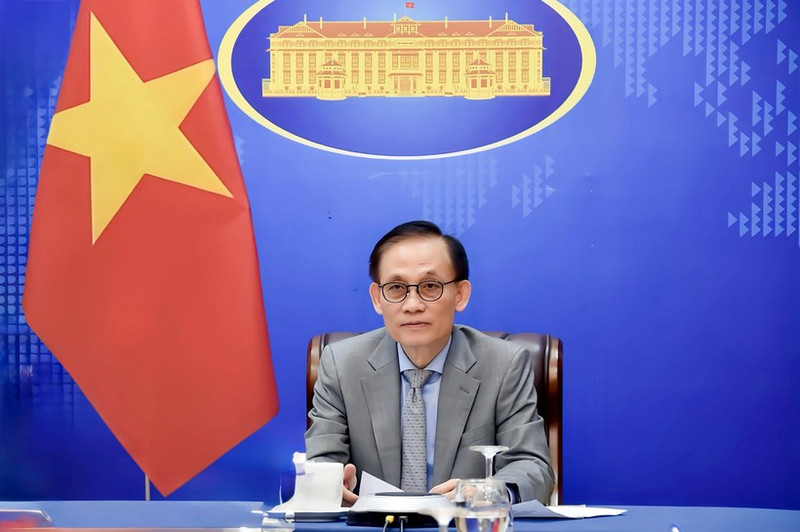 El miembro del Secretariado del Comité Central del Partido Comunista de Vietnam y ministro interino de Relaciones Exteriores, Le Hoai Trung. (Foto: VNA)