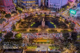 Residentes de Ciudad Ho Chi Minh participan en las celebraciones del Día Nacional. (Foto: VNA)