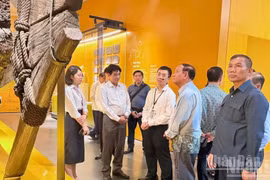 Visitantes al Museo de Hanói. (Foto: Nhan Dan)