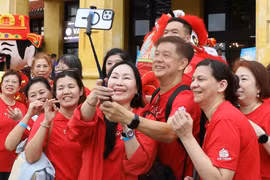 Turistas MICE de unos 30 países y territorios participan en una conferencia, combinada con visitas en Quang Ninh. (Foto: VNA)