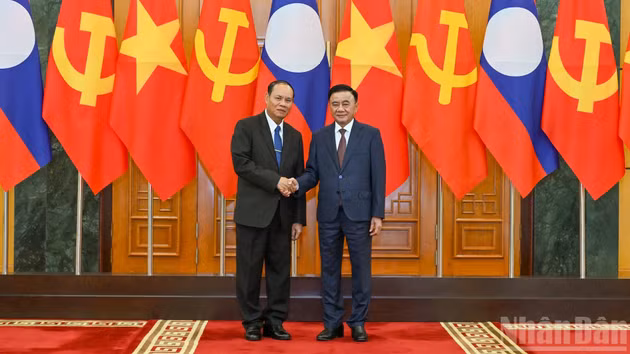 [Foto] Dirigente partidista de Vietnam preside ceremonia de bienvenida a su homólogo laosiano