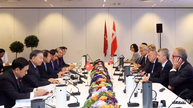 [Foto] Máximo dirigente vietnamita se reúne con representantes de destacadas empresas danesas