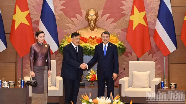[Foto] Premier vietnamita se entrevista con Rey de Tailandia