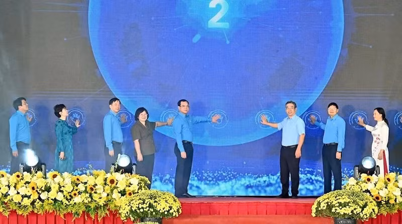 En la ceremonia de apertura oficial del "Mercado Tet del Sindicato - Primavera 2026". (Foto: hcmcpv.org.vn)