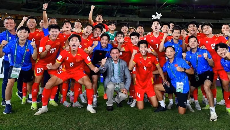 Equipo sub-23 de Vietnam celebra la victoria (Foto: VNA)