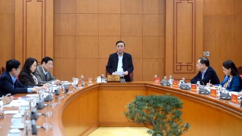 El miembro del Buró Político y permanente del Secretariado del Comité Central (CC) del PCV, Tran Cam Tu, habla en la cita (Foto: Nhan Dan)