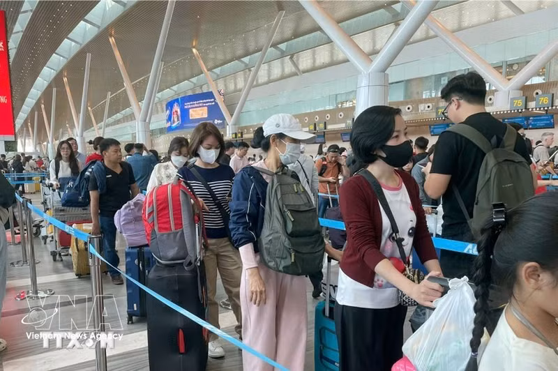 En el aeropuerto internacional de Tan Son Nhat (Foto: VNA)