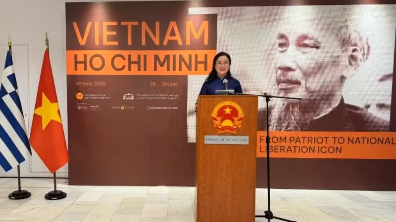 Le Thi Phuong, directora del Sitio de Reliquias del Presidente Ho Chi Minh, interviene en el acto. (Foto: Comité Organizador)