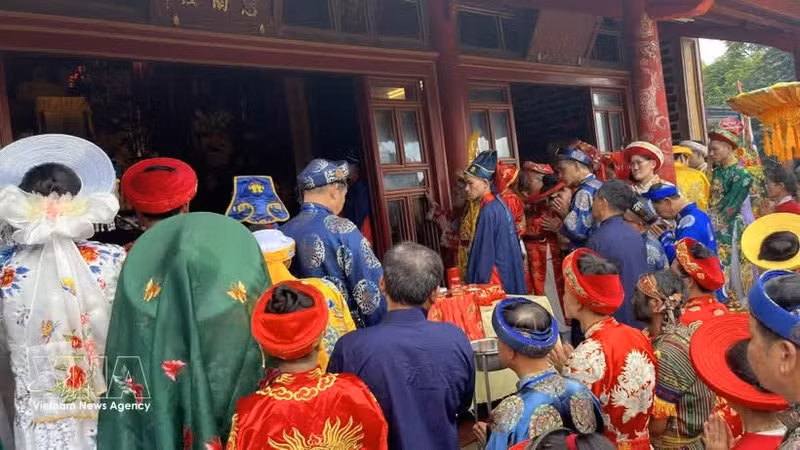 Rituales del Festival del Templo Hue Nam. (Foto: VNA)