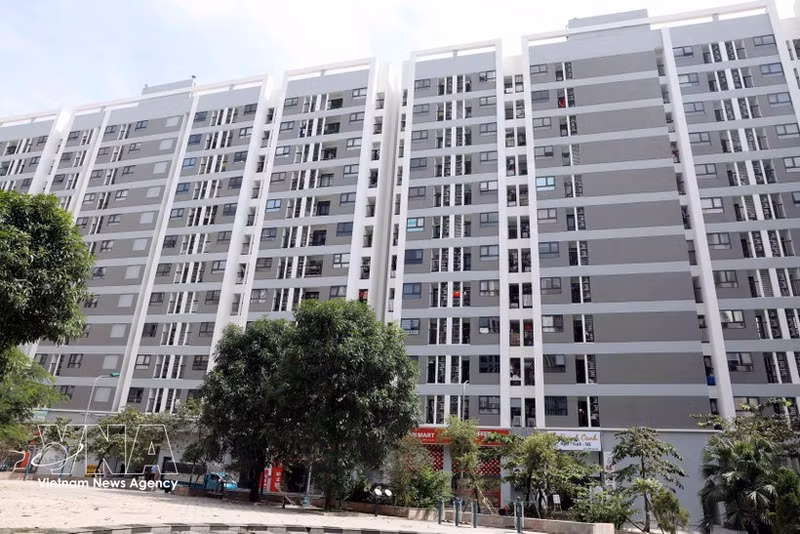 Ubicado en el barrio de My Hao (provincia de Hung Yen), el complejo de viviendas sociales, desarrollado por la empresa Lac Hong Phuc ya está en funcionamiento. (Foto: VNA)